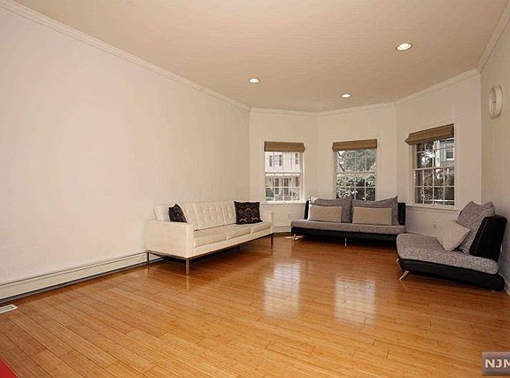 4th image of 65 Prospect Ave