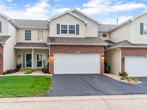 2nd image of 2036 Derby Ln #33