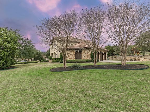 5th image of 9308 Prince Charles Dr