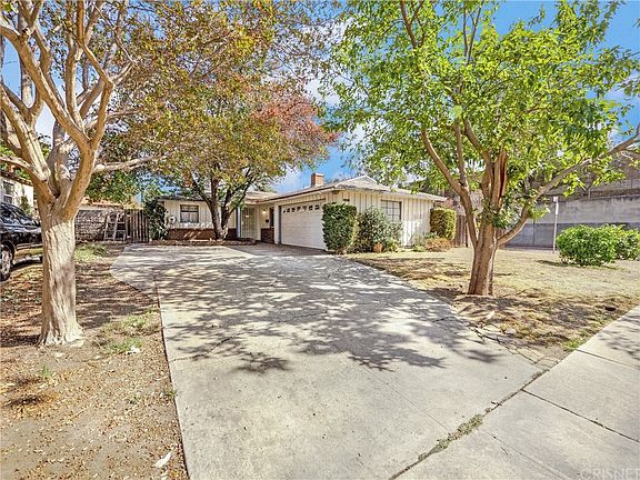 2nd image of 4634 Farmdale Ave