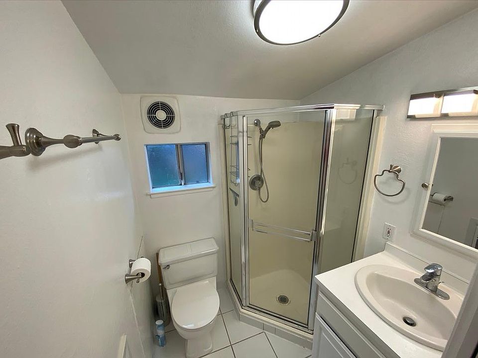 2nd image of 235 Middlefield Rd #2