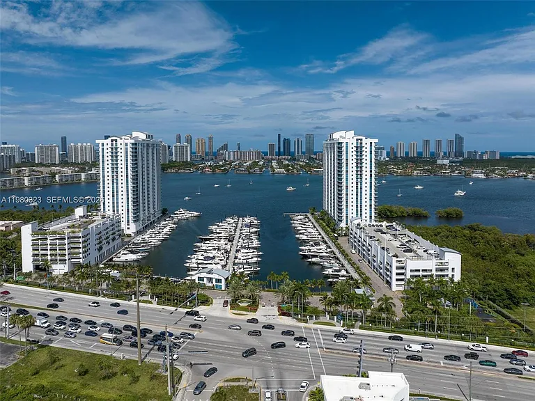 17111 Biscayne Blvd #207 — Photo 41