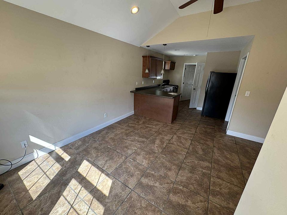 2nd image of 624 Cottage Ln