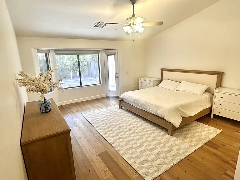 723 W Leah Ct — Photo 12