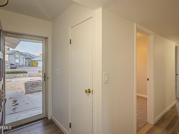 4th image of 4960 Grapeland Dr