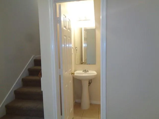 4 bed, 1.5 bath, 2976 sqft, $1,450 — Photo 4