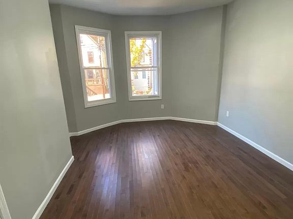 3rd image of 782 S 15th St Floor 2