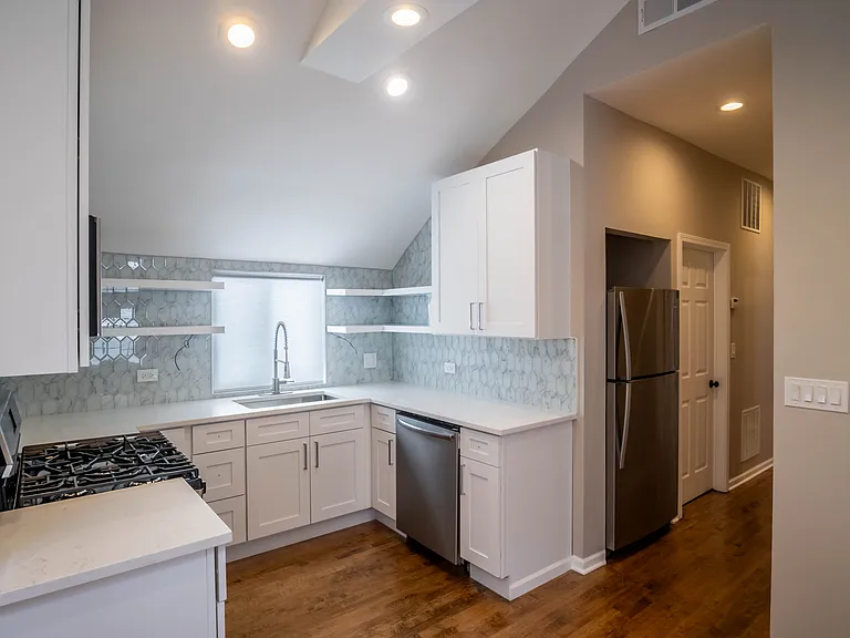 1063 N Wood St #PENTHOUSE — Photo 13