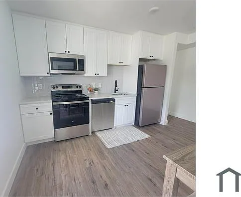 324 61st St NE #5 — Photo 7