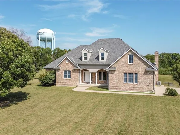 26001 S Summit Rd, Harrisonville, MO 64701