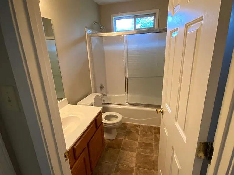 1405 Glenfield Dr — Photo 10