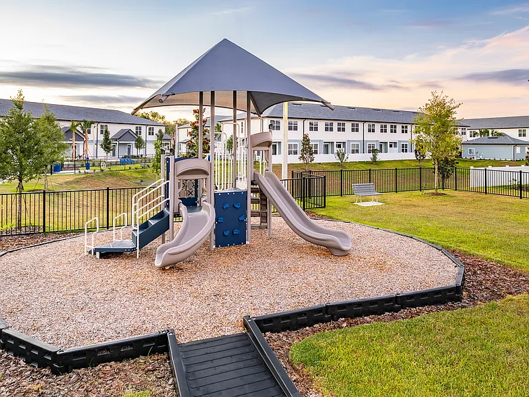 Lake Tavares Townhomes — Photo 7