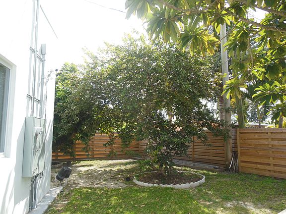 11530 SW 47 ST, MIAMI, FL 33