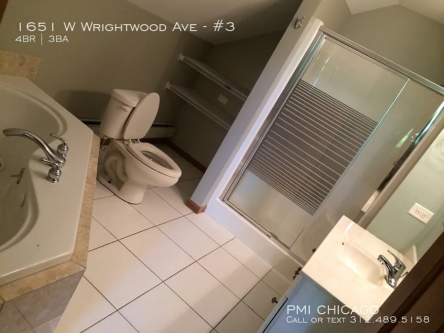 Building Photo - 1651 W Wrightwood Ave #3