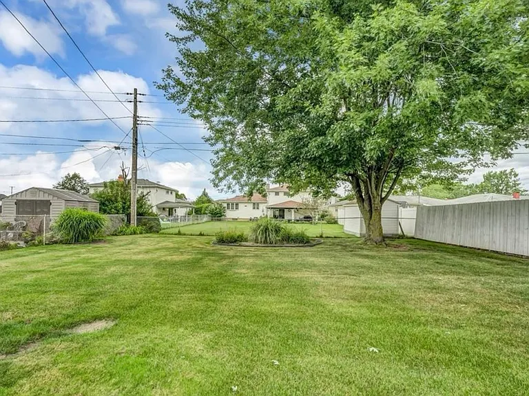 10 Kingston Ln — Photo 5