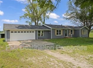 16752 Santa Fe Trl, Leavenworth, KS 66048