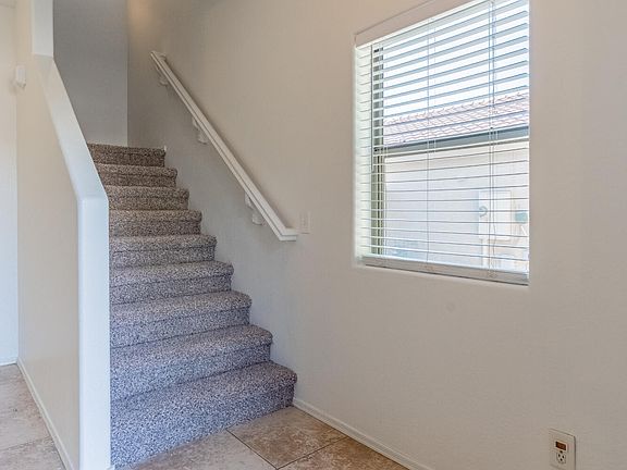 5th image of 35903 W VELAZQUEZ Drive
