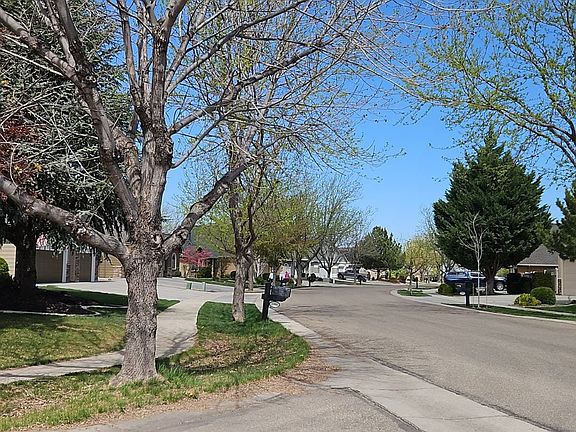 4th image of 1417 S Spring Valley Dr