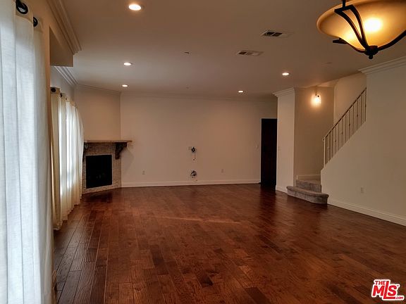 5th image of 12645 Oxnard St Unit 11