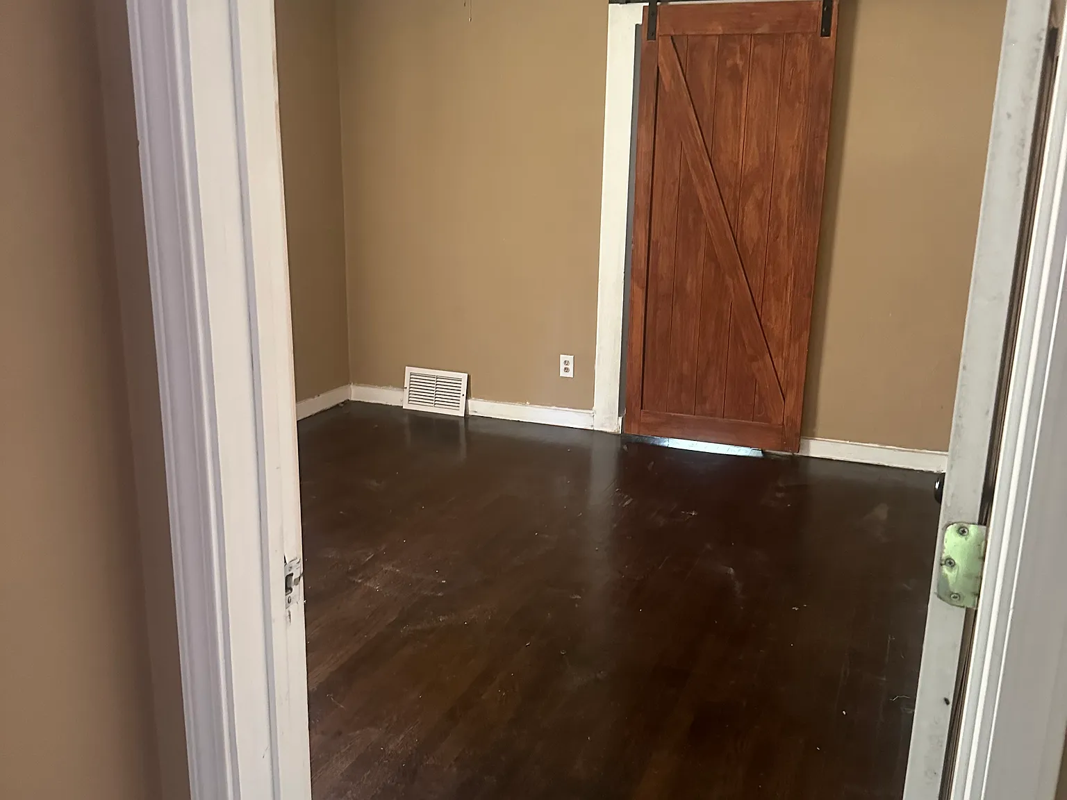 3 bed, 1296 sqft, $2,150 — Photo 3