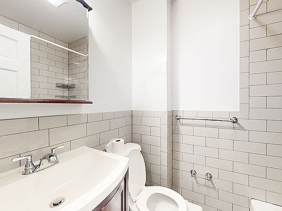4th image of 216 E 95th St APT 5E