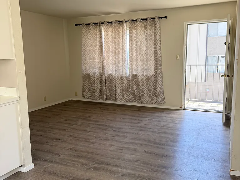 25 Lewis Ave #4 — Photo 6