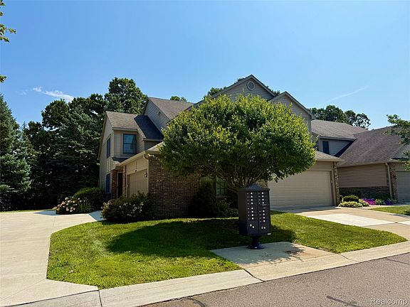 2nd image of 45077 Coachman Ct #82