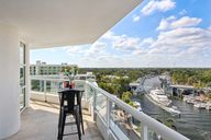 SW 4th Ave 904-S2511-039.jpg