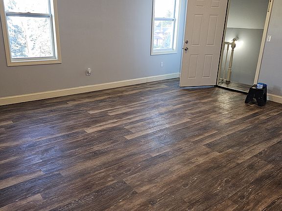 5th image of 35 Riverdale St #3