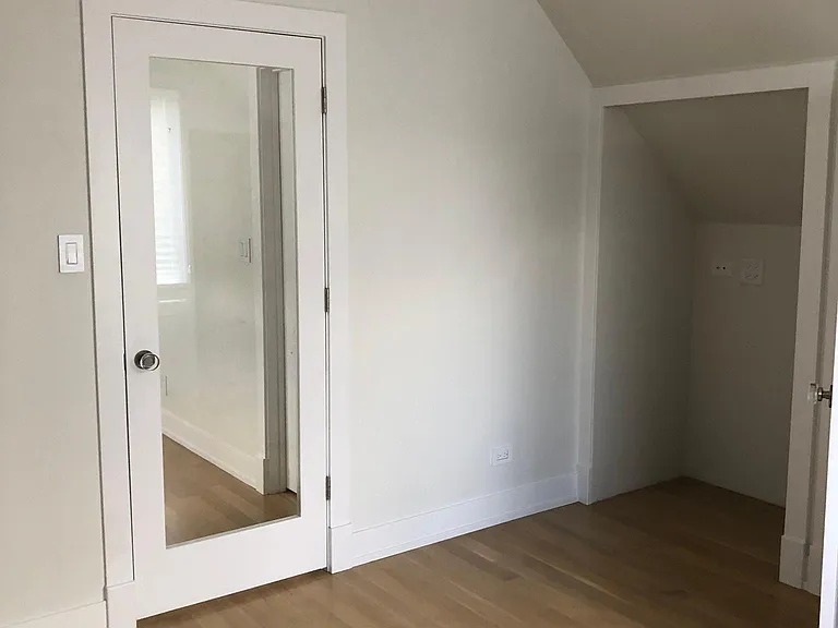 4514 N Harding Ave #2 — Photo 16