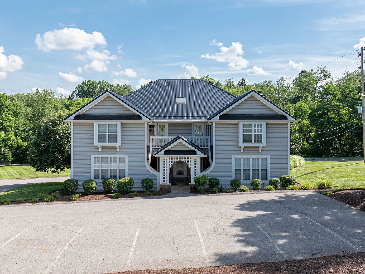 2 bed, $1,900 — Photo 1