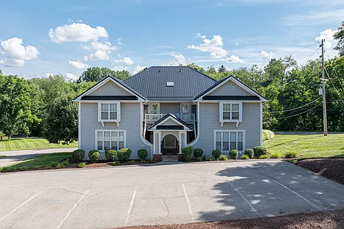127 Greenwood Dr #8 Photo 1