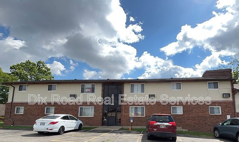 1st image of 735 Trumbull St APT 4