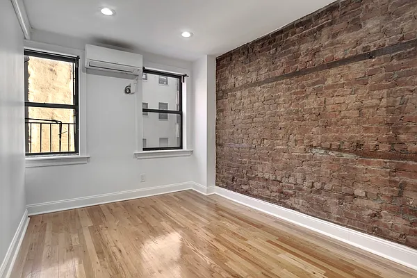 Rented by Creed Realty Group | media 5