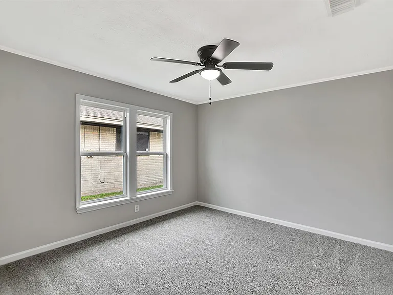 704 Teabury Ave — Photo 22