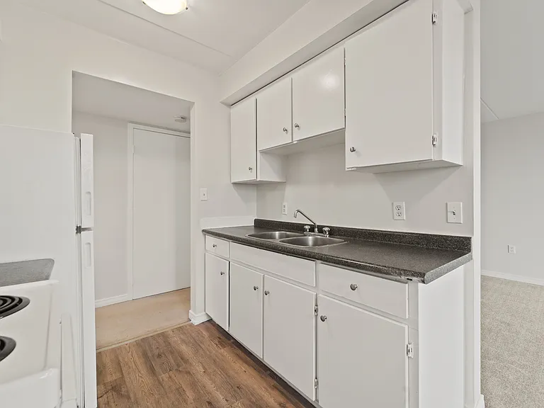 360 Caron Ave — Photo 15