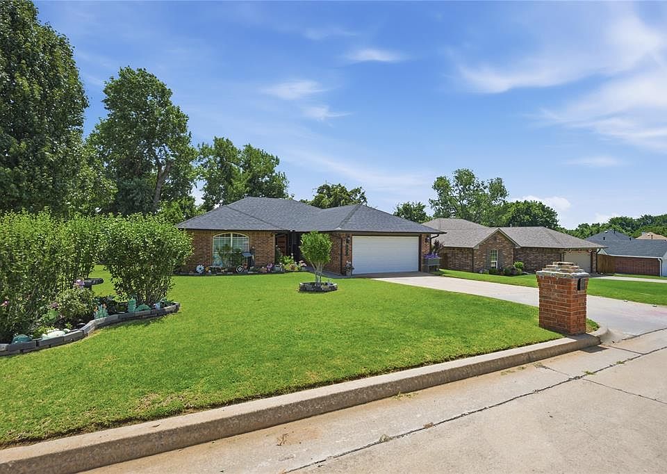 1st image of 2046 Huntington Rd