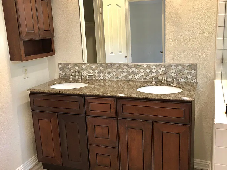 Goldenview Dr — Photo 4