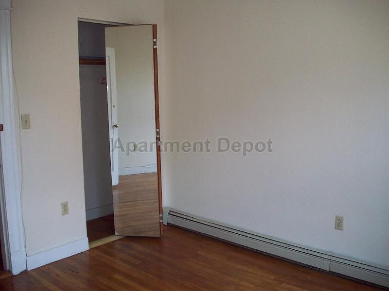 2nd image of 1669 Comm Ave APT 3