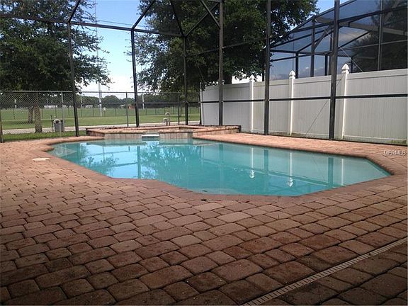 2nd image of 3880 Shoreview Dr