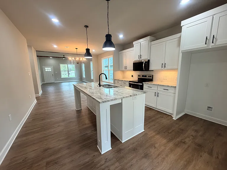 207 Vulcan Rd — Photo 3