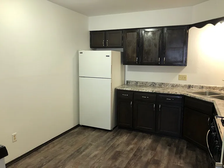 630 E Lincoln Ave — Photo 8