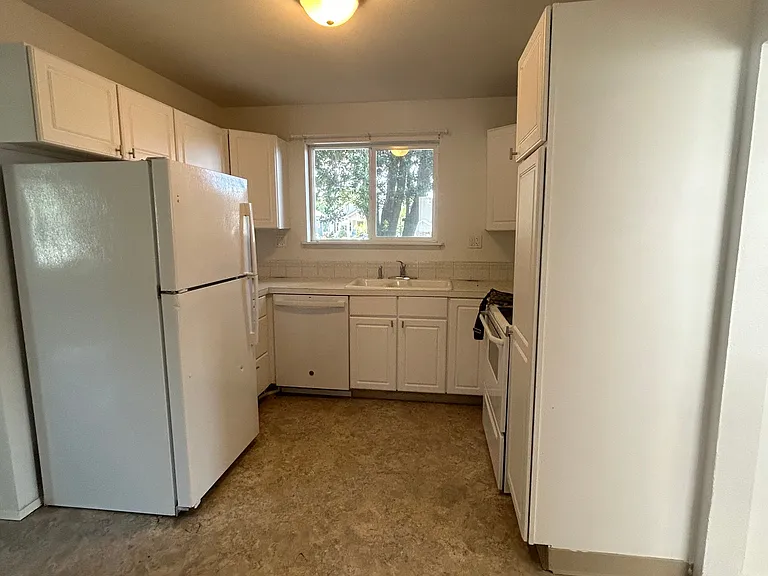 909 S 5th St — Photo 11