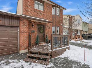 1633 Lafrance Dr, Ottawa, ON K1E 2L7