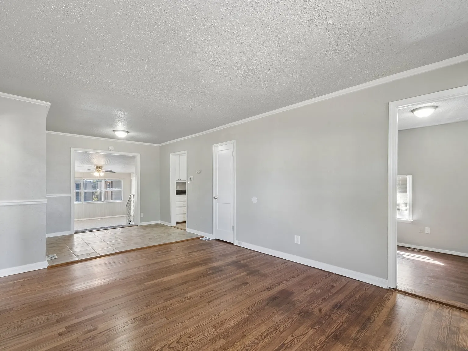 3 bed, 1399 sqft, $1,450 — Photo 2