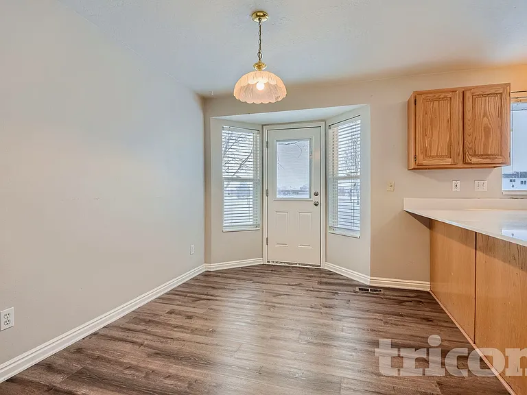 725 N 1010 W — Photo 18