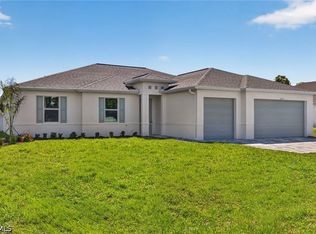 2537 SW 11th Place Cpe, Coral, FL 33914