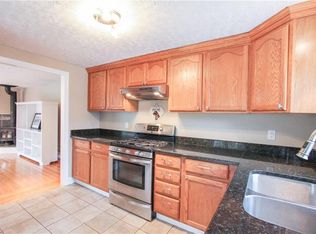 129 Reservoir Rd, Middletown, RI 02842