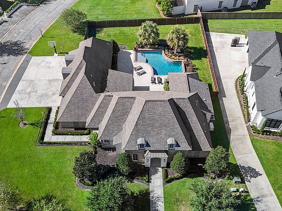 2nd image of 9539 Riviera Ct