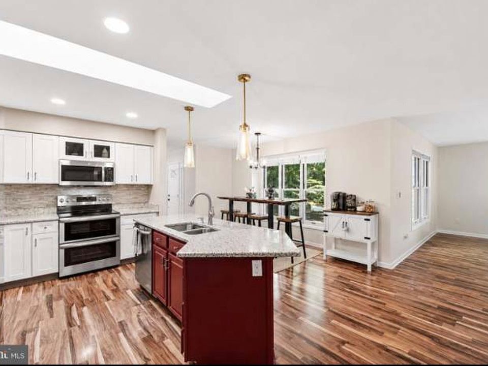 1st image of 203 Birchside Cir